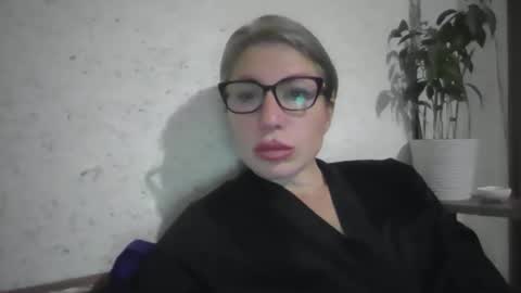 Snapshot of fox_red_lady7 chatting on 13, 11, 2025 fox_red_lady7 online show from 13, 11, 2025