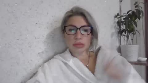 Snapshot of fox_red_lady7 chatting on 16, 11, 2025 fox_red_lady7 online show from 16, 11, 2025