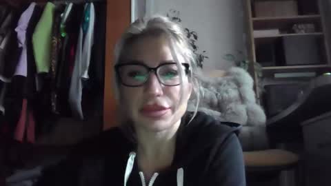 Snapshot of fox_red_lady7 chatting on 17, 11, 2025 fox_red_lady7 online show from 17, 11, 2025