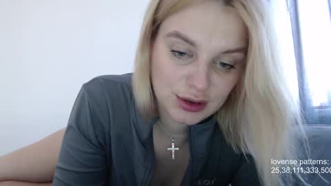 i am your baby Alien  online show from 19, 10, 2025