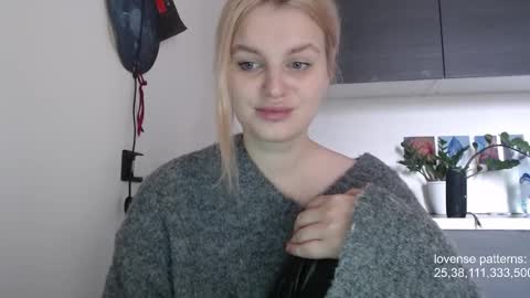 i am your baby Alien  online show from 23, 10, 2025