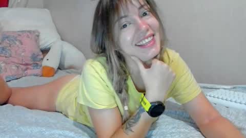 Snapshot of foxy_blond chatting on 27, 10, 2025 Foxy online show from 27, 10, 2025