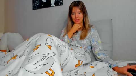 Snapshot of foxy_blond chatting on 5, 11, 2025 Foxy online show from 5, 11, 2025