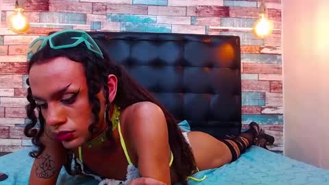 Ella online show from 10, 3, 2026