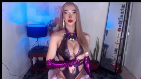 Snapshot of foxy_goddess chatting on 30, 10, 2025 foxy_goddess online show from 30, 10, 2025