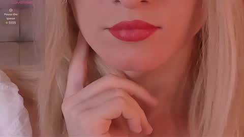 Snapshot of foxy_jpg chatting on 28, 1, 2025 Sue online show from 28, 1, 2025