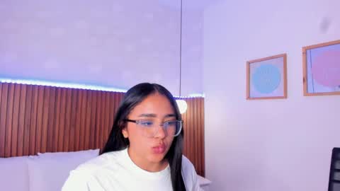 Snapshot of foxy_kylie chatting on 11, 10, 2025 foxy_kylie online show from 11, 10, 2025