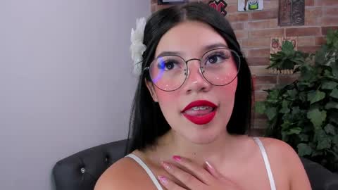 Snapshot of foxy_loren chatting on 8, 4, 2026 Loren online show from 8, 4, 2026