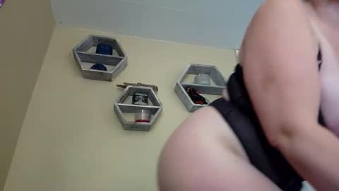 Snapshot of foxyanjel chatting on 23, 10, 2025 foxyanjel online show from 23, 10, 2025