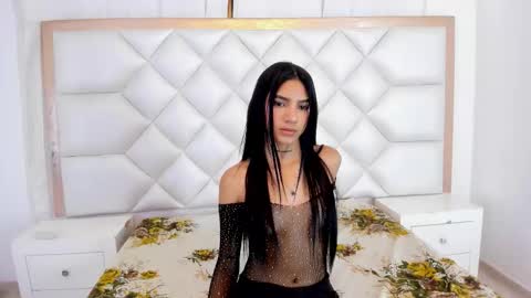 Snapshot of foxyhillx chatting on 5, 11, 2025 foxyhillx online show from 5, 11, 2025