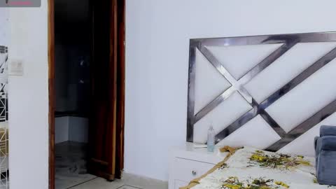 Snapshot of foxyhillx chatting on 22, 11, 2025 foxyhillx online show from 22, 11, 2025