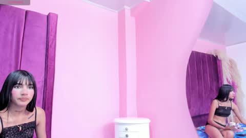 Snapshot of foxyhillx chatting on 15, 12, 2025 foxyhillx online show from 15, 12, 2025