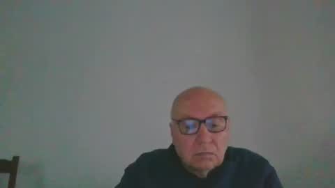 Snapshot of fra94 chatting on 4, 1, 2025 fra94 online show from 4, 1, 2025