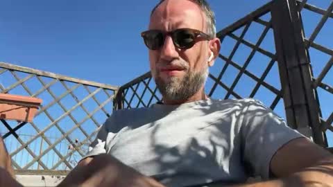 fra___ online show from 28, 10, 2025