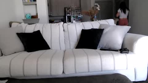 Angel online show from 4, 1, 2025