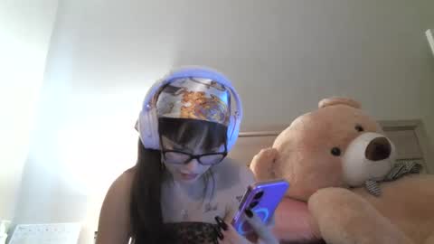 Snapshot of fragilemasochist chatting on 13, 3, 2026 Angel online show from 13, 3, 2026