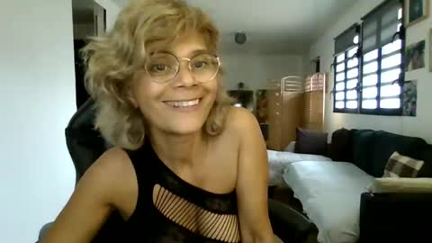 francelune online show from 22, 2, 2025