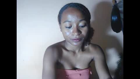 Snapshot of francine925426 chatting on 7, 11, 2025 francine925426 online show from 7, 11, 2025