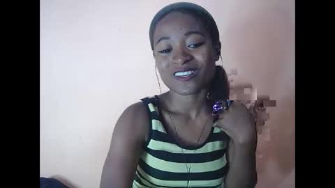 Snapshot of francine925426 chatting on 15, 11, 2025 francine925426 online show from 15, 11, 2025