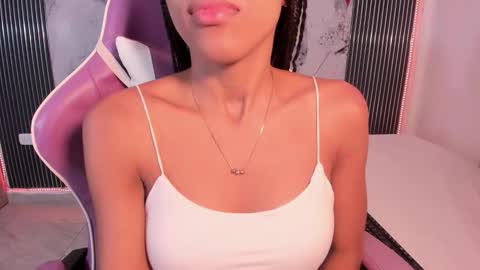 Snapshot of francis_leams chatting on 19, 2, 2026 Laura online show from 19, 2, 2026