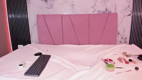 Snapshot of francis_leams chatting on 20, 3, 2026 Laura online show from 20, 3, 2026