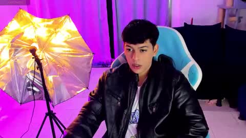 Snapshot of franco_rizzo01 chatting on 24, 11, 2025 frank online show from 24, 11, 2025