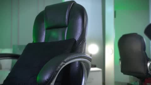 Snapshot of frankfarrellx chatting on 10, 11, 2025 Frank Farrell. Hey remember to give me a thumbs up Ty online show from 10, 11, 2025