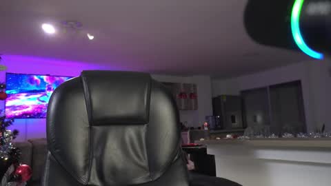 Snapshot of frankfarrellx chatting on 18, 12, 2025 Frank Farrell. Hey remember to give me a thumbs up Ty online show from 18, 12, 2025