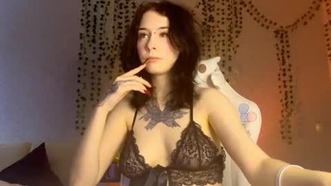 mistress Bastet and  mintcola online show from 5, 3, 2025