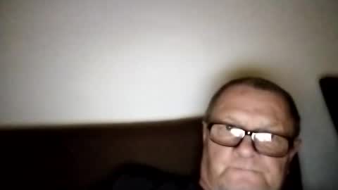 Snapshot of frauenfeind1 chatting on 26, 10, 2025 Wolfi online show from 26, 10, 2025