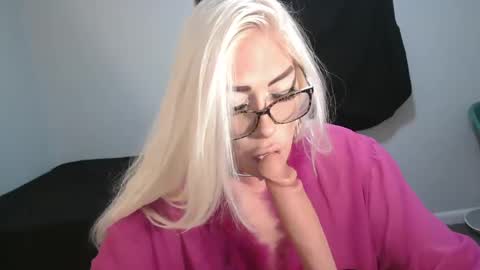 Freaky Barbi online show from 20, 9, 2025