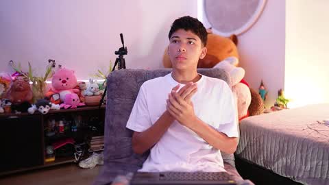 Juan  give it a thumbs up please its important online show from 17, 9, 2025