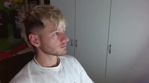 Snapshot of freddy_star chatting on 21, 10, 2025 Frederick Perin online show from 21, 10, 2025