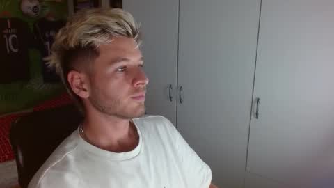 Snapshot of freddy_star chatting on 23, 10, 2025 Frederick Perin online show from 23, 10, 2025