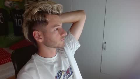 Snapshot of freddy_star chatting on 24, 10, 2025 Frederick Perin online show from 24, 10, 2025