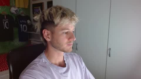 Snapshot of freddy_star chatting on 28, 10, 2025 Frederick Perin online show from 28, 10, 2025