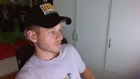 Snapshot of freddy_star chatting on 30, 10, 2025 Frederick Perin online show from 30, 10, 2025