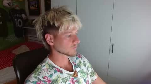 Snapshot of freddy_star chatting on 13, 11, 2025 Frederick Perin online show from 13, 11, 2025