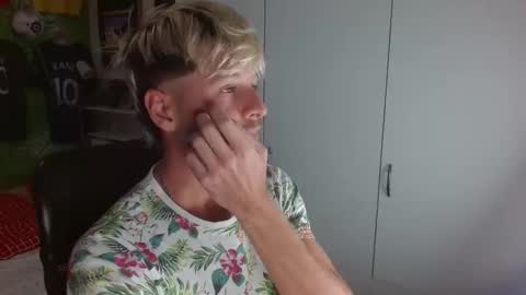 Snapshot of freddy_star chatting on 22, 11, 2025 Frederick Perin online show from 22, 11, 2025