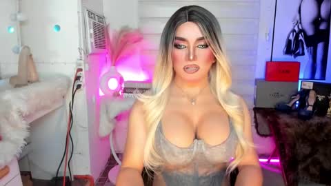 Miss Frea  online show from 9, 9, 2025
