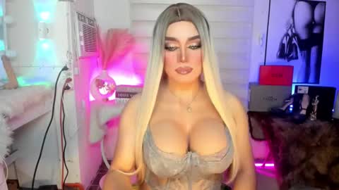 Miss Frea  online show from 12, 9, 2025