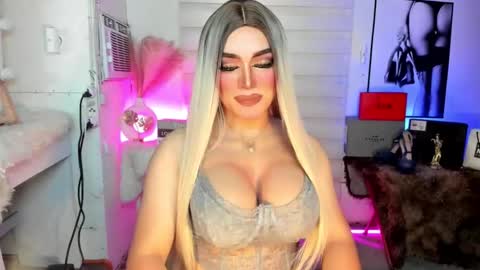 Miss Frea  online show from 24, 9, 2025