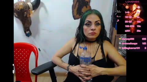 freyaa_sorceress online show from 17, 12, 2024