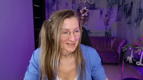 Frida Tander online show from 6, 1, 2025