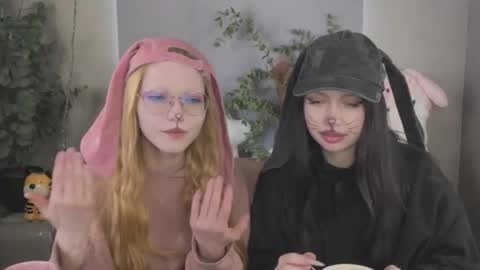 Snapshot of friend_zone_ chatting on 7, 4, 2026 friend_zone_ online show from 7, 4, 2026