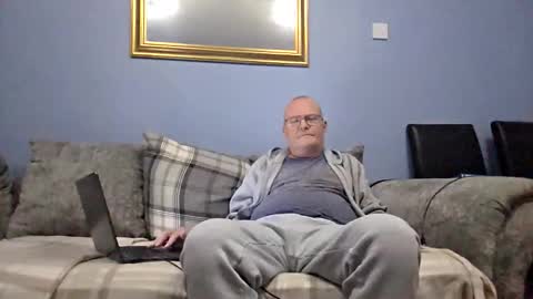 Snapshot of friendlydave528793 chatting on 15, 12, 2025 friendlydave528793 online show from 15, 12, 2025