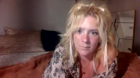Snapshot of frommarywithlove chatting on 18, 9, 2025 frommarywithlove online show from 18, 9, 2025