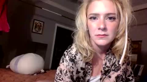 Snapshot of frommarywithlove chatting on 23, 10, 2025 frommarywithlove online show from 23, 10, 2025