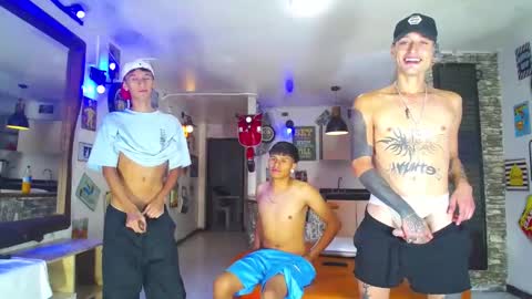 THOMAS AND DAMIAND online show from 31, 1, 2025