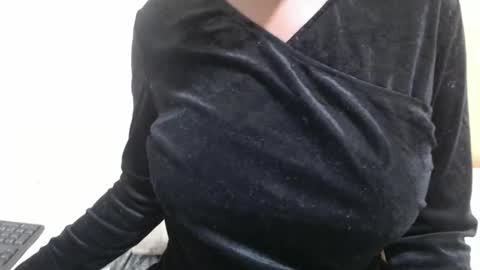 Snapshot of fruity28 chatting on 16, 11, 2025 fruity28 online show from 16, 11, 2025